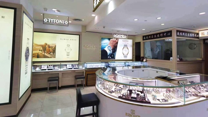 蘭州國芳百貨負(fù)一樓巍雅斯名表城